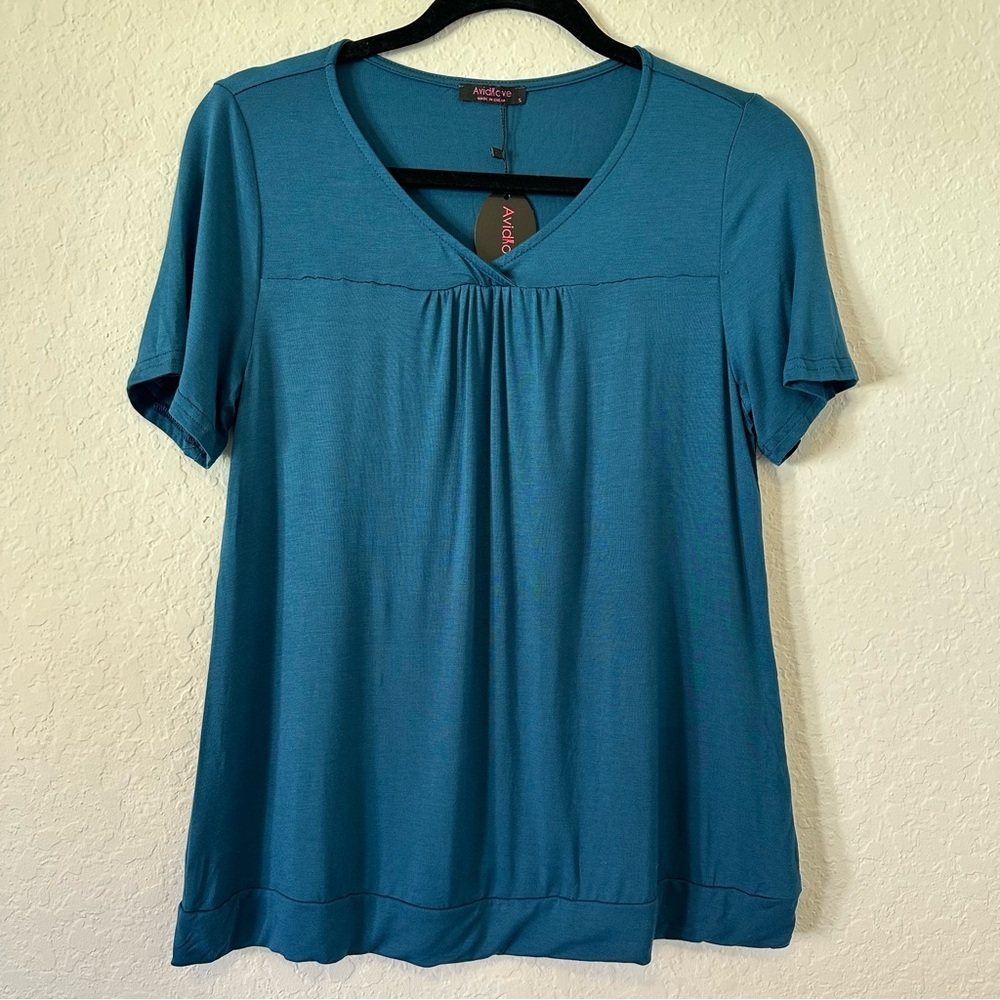 Avidlove Flowy Top Size Small NWT